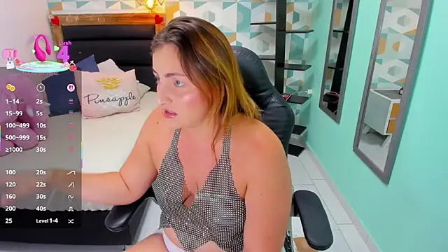 KRISTINPITERS online show from September 30, 8:26 pm