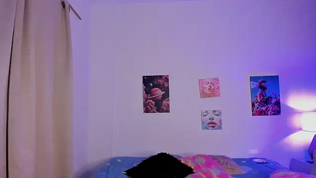 mia purplee online show from September 25, 3:23 am