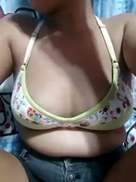 HotNaughtyGirl23 online show from March 7, 12:32 pm