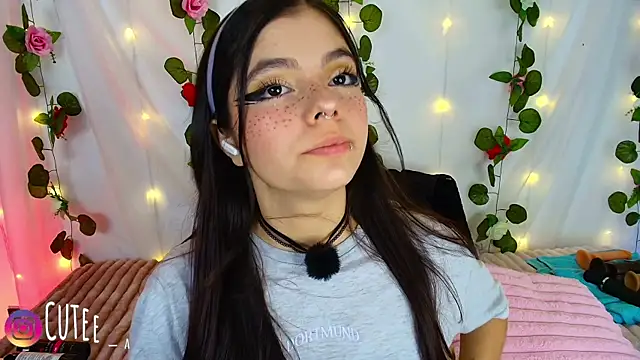 cutee andrea online show from October 31, 2:41 am