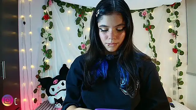 cutee andrea online show from May 13, 3:13 am
