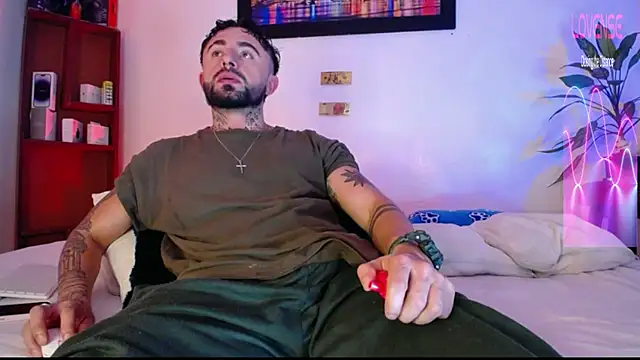 Edwardjonnes online show from April 8, 3:19 am