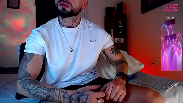 Edwardjonnes online show from May 20, 1:46 am