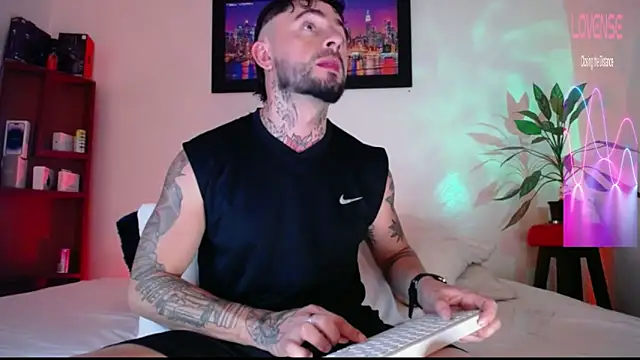 Edwardjonnes online show from April 16, 2:45 am