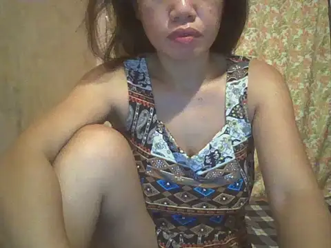 Snapshot of sexymorenal18 chatting on October 28, 9:25 pm sexymorenal18 online show from October 28, 9:25 pm