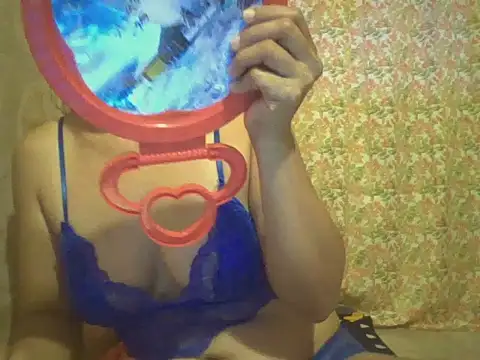 Snapshot of sexymorenal18 chatting on October 15, 5:39 am sexymorenal18 online show from October 15, 5:39 am