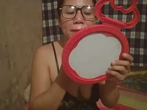 Snapshot of sexymorenal18 chatting on June 17, 11:31 am sexymorenal18 online show from June 17, 11:31 am