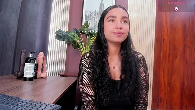 Snapshot of KhateAndersson chatting on February 19, 8:28 pm KhateAndersson online show from February 19, 8:28 pm