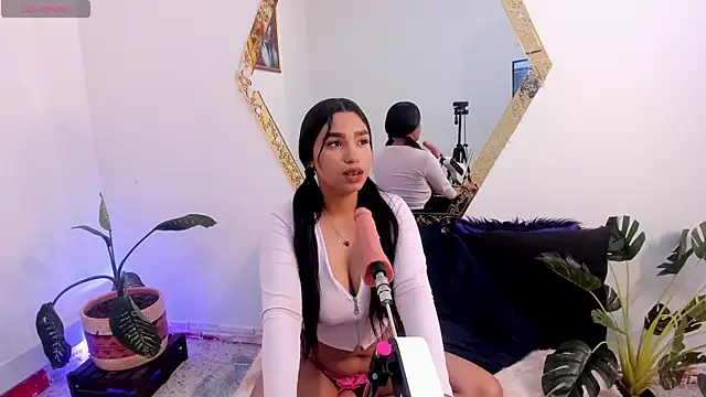 KhateAndersson online show from April 3, 6:25 pm