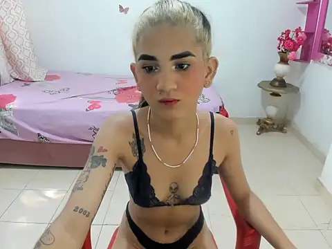 Snapshot of baby_rose03 chatting on April 12, 2:20 pm baby rose03 online show from April 12, 2:20 pm