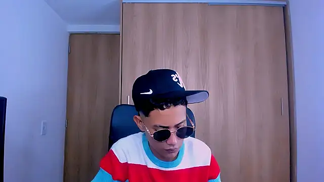 Toy boy777 online show from February 19, 9:23 pm