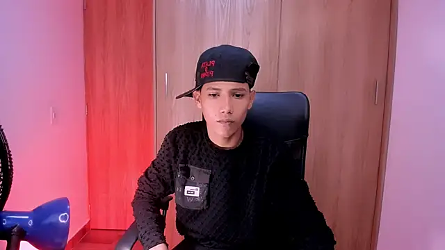 Toy boy777 online show from February 14, 10:26 am