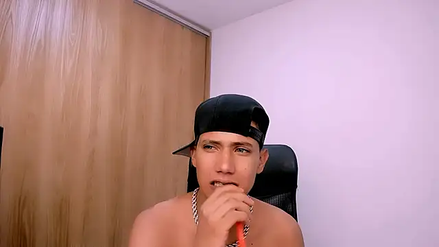 Toy boy777 online show from February 11, 8:03 am