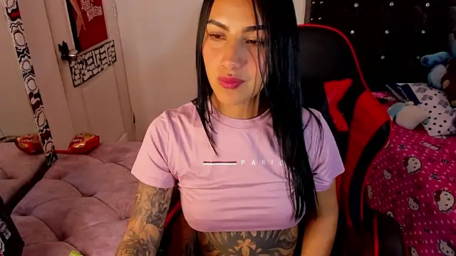 Snapshot of Samanthademonx20_ chatting on June 6, 1:38 pm Samanthademonx20 online show from June 6, 1:38 pm