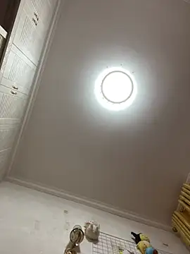 sisi-maiden online show from February 19, 1:41 pm