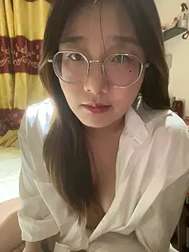 Snapshot of sisi-maiden chatting on April 30, 1:07 pm sisi-maiden online show from April 30, 1:07 pm
