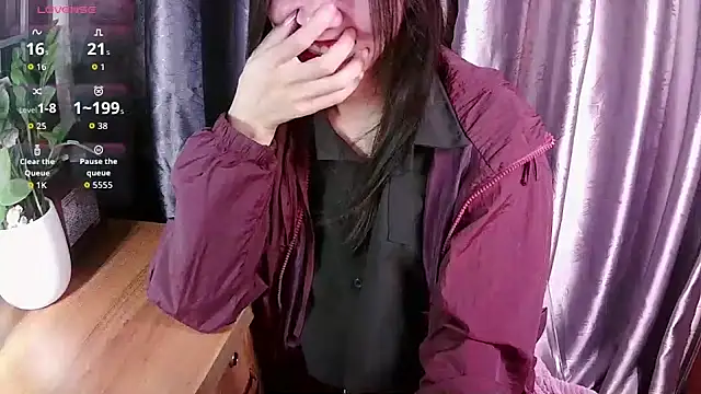 Snapshot of Mai_aug chatting on October 8, 3:35 pm Mai aug online show from October 8, 3:35 pm