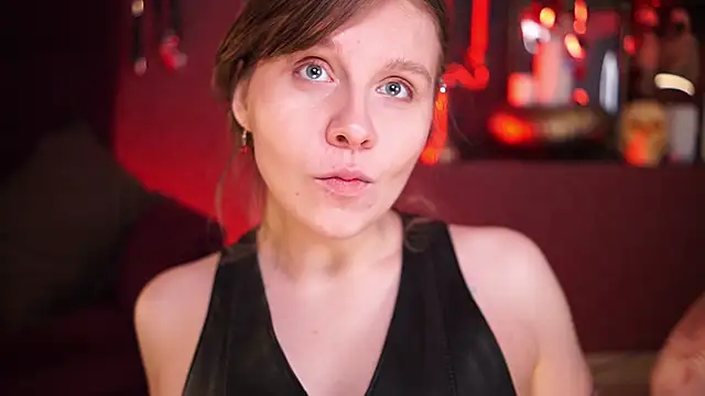 Snapshot of Sense_Of_Rosemary chatting on February 14, 6:02 am Sense Of Rosemary online show from February 14, 6:02 am