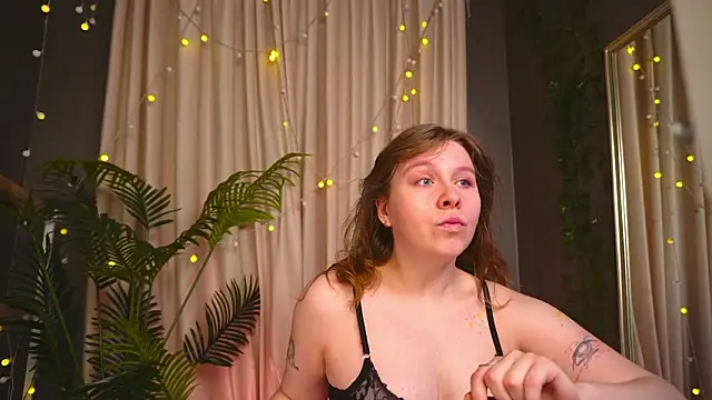 Snapshot of Sense_Of_Rosemary chatting on February 28, 5:40 am Sense Of Rosemary online show from February 28, 5:40 am