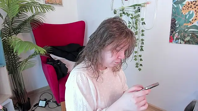 Snapshot of Sense_Of_Rosemary chatting on May 9, 5:33 am Sense Of Rosemary online show from May 9, 5:33 am