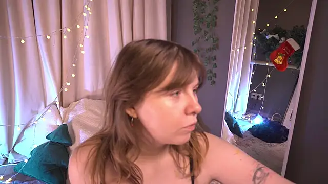 Snapshot of Sense_Of_Rosemary chatting on January 9, 5:47 am Sense Of Rosemary online show from January 9, 5:47 am