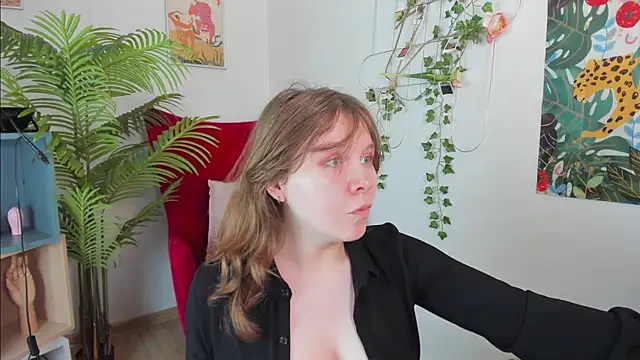 Snapshot of Sense_Of_Rosemary chatting on May 17, 5:29 am Sense Of Rosemary online show from May 17, 5:29 am