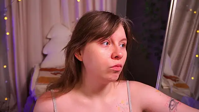 Snapshot of Sense_Of_Rosemary chatting on February 6, 5:47 am Sense Of Rosemary online show from February 6, 5:47 am