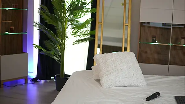 ZenyaNoir online show from April 5, 8:54 am