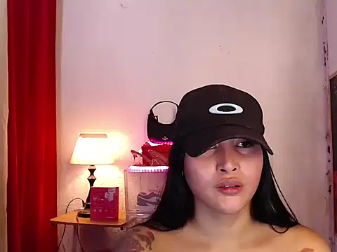 alicemoore69 online show from December 5, 5:17 am