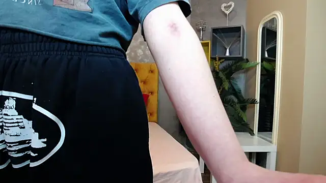 DashaFlame online show from April 2, 12:45 pm