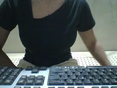 Skinny PinayGirljust18 online show from February 27, 1:00 pm