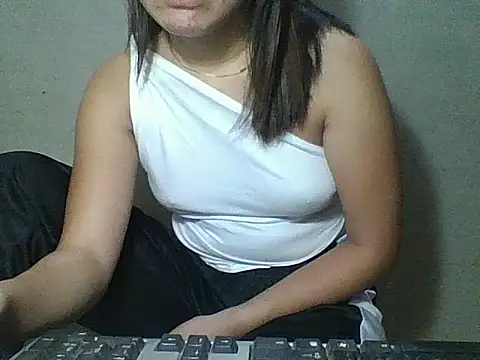 Skinny PinayGirljust18 online show from May 31, 10:43 pm
