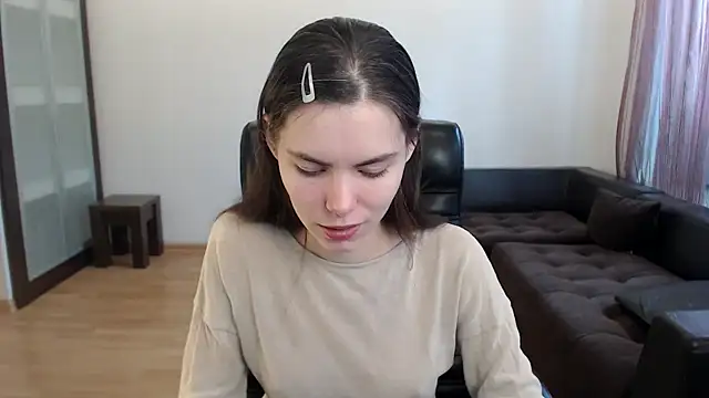 Snapshot of AmelieReve chatting on October 17, 11:01 am AmelieReve online show from October 17, 11:01 am