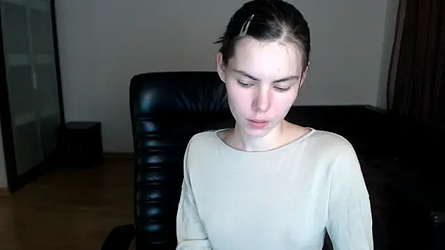 Snapshot of AmelieReve chatting on October 14, 4:40 pm AmelieReve online show from October 14, 4:40 pm