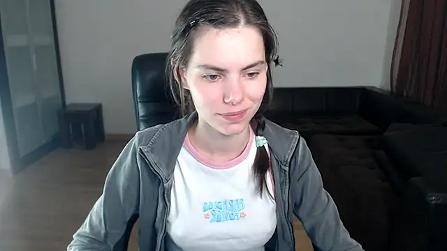 Snapshot of AmelieReve chatting on September 17, 4:20 pm AmelieReve online show from September 17, 4:20 pm
