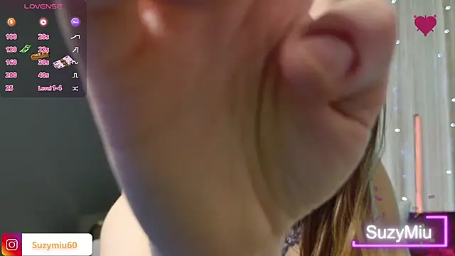 SuzyMiu online show from February 22, 11:34 am