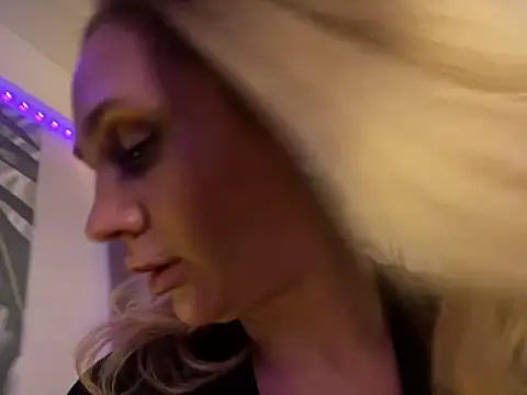 Affectionate lady online show from December 13, 10:49 pm