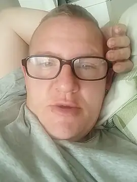 Snapshot of GordianWhirling chatting on September 21, 2:11 pm GordianWhirling online show from September 21, 2:11 pm