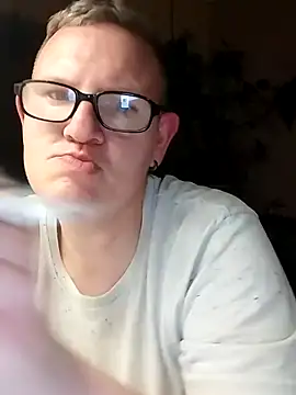 Snapshot of GordianWhirling chatting on December 4, 3:16 am GordianWhirling online show from December 4, 3:16 am