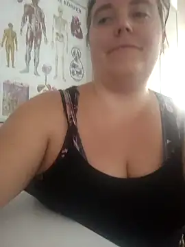 Snapshot of sasihasi98 chatting on July 18, 9:51 am sasihasi98 online show from July 18, 9:51 am