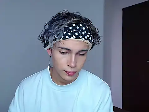 john vichenso online show from October 28, 10:09 pm