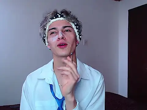 john vichenso online show from October 31, 9:43 pm