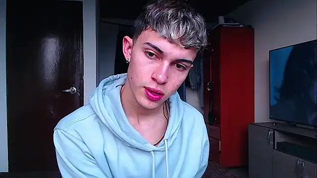 john vichenso online show from December 15, 9:31 pm