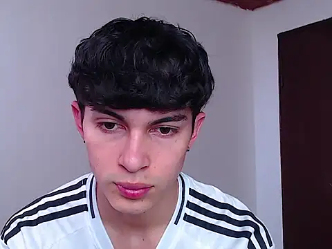 Snapshot of john_vichenso chatting on September 25, 8:59 pm john vichenso online show from September 25, 8:59 pm
