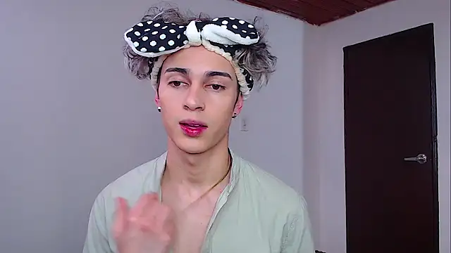 john vichenso online show from December 1, 9:48 pm