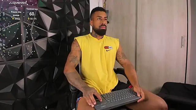 Snapshot of OstinDaniels chatting on September 19, 10:58 pm OstinDaniels online show from September 19, 10:58 pm