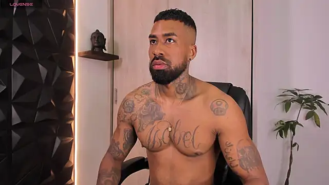 Snapshot of OstinDaniels chatting on November 22, 11:47 pm OstinDaniels online show from November 22, 11:47 pm