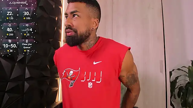 Snapshot of OstinDaniels chatting on January 14, 10:13 pm OstinDaniels online show from January 14, 10:13 pm