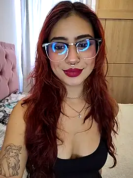 Snapshot of sarah_lark_ chatting on October 3, 6:42 pm sarah lark online show from October 3, 6:42 pm