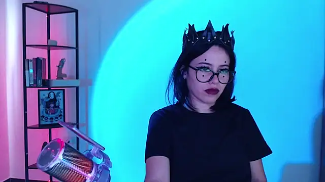 Snapshot of girldom chatting on November 20, 4:51 pm girldom online show from November 20, 4:51 pm